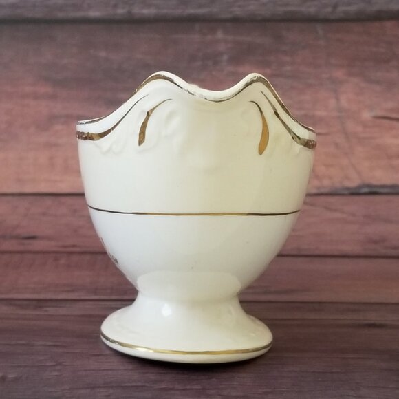 Vintage 1944 Homer Laughlin Eggshell Georgian Gravy Boat with Gold Trim/Accents - Picture 13 of 13